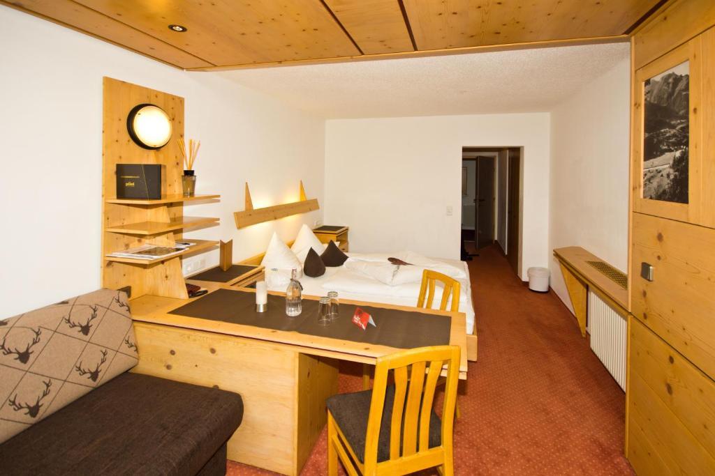 Hotel Garni Hainbacherhof Solden Room photo